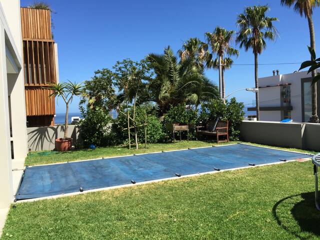 Fantastic family home in the Fresnaye avenues gallery image 3