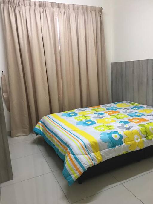Master Room with Queen Size bed