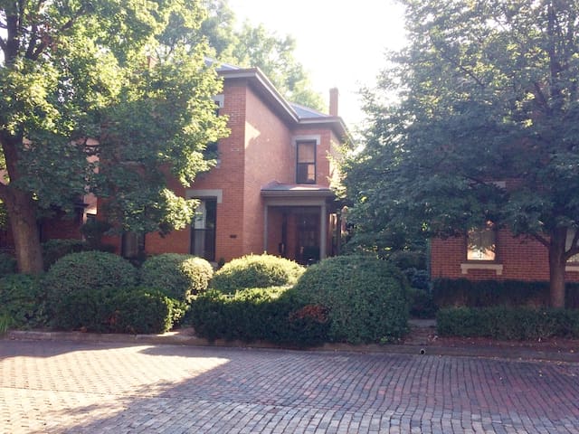 German Village Weekend Retreat on Schiller Park