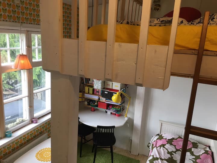 חדר שינה (3) עם מיטת לופט. 