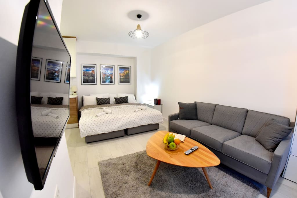 Smart TV with a wide selection of international TV channels