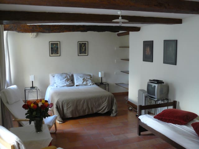 Charmant studio Luberon  35 m2