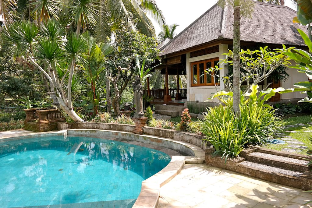 Damai Family 5BR Villa, Rice Field Villas for Rent in Ubud, Bali, Indonesia