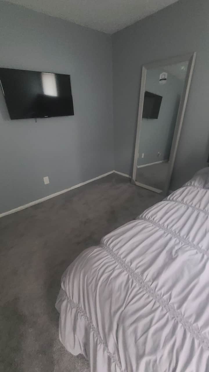 Lovely one bedroom rental! 6pm to 930am only Apartments for Rent in