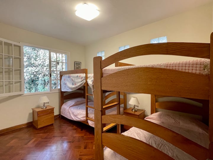 ห้องที่ 2 พร้อมเตียงสองชั้น 2 หลัง