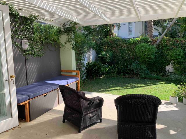 Gorgeous Tamboerskloof home gallery image 2