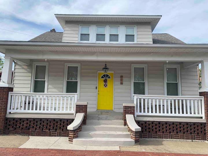 Room for the entire family in Historic Middletown! Houses for Rent in