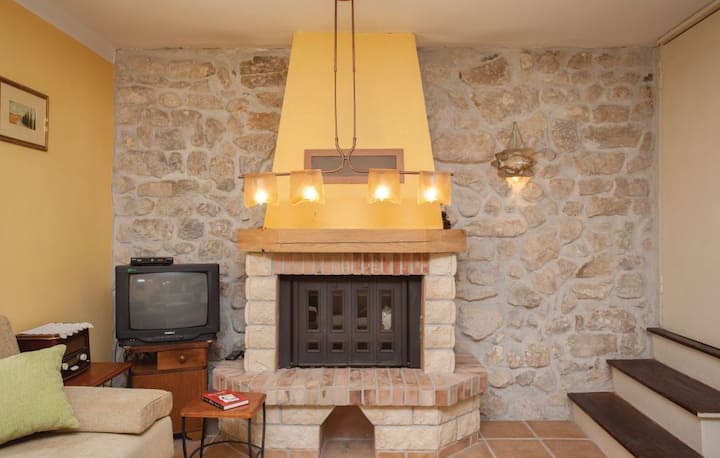 Charming House With View And Hotspring - Vrbnik