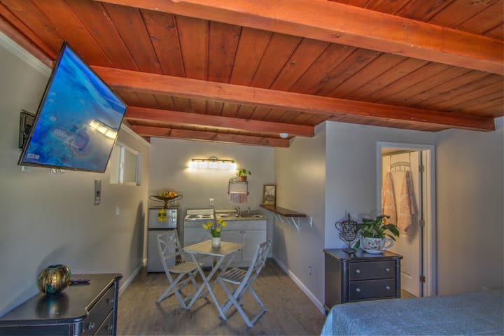 Private Studio midway from San Fran to L.A  # 2