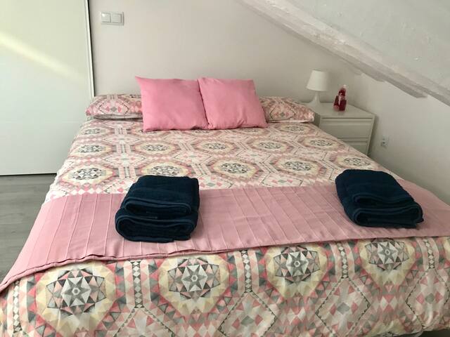 Puerta del Sol Pink Aduana gallery image 5