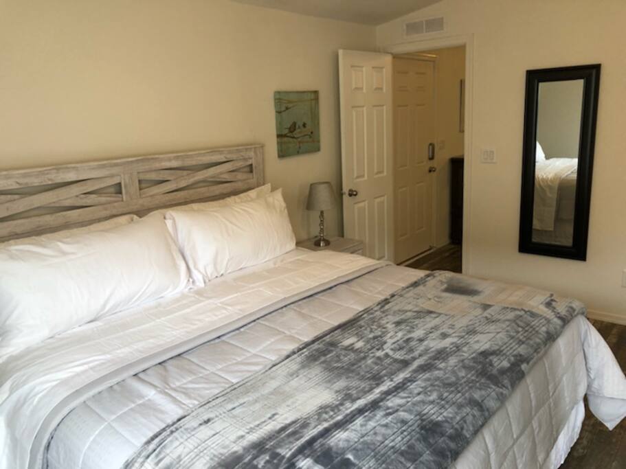 King bed with master suite