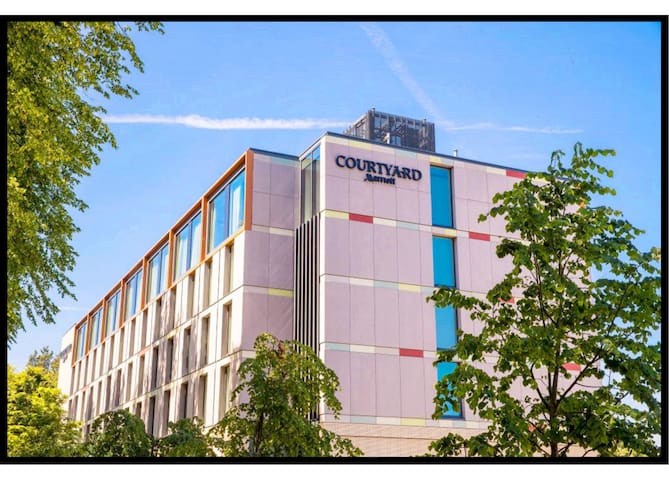 Courtyard by Marriott Edinburgh West
