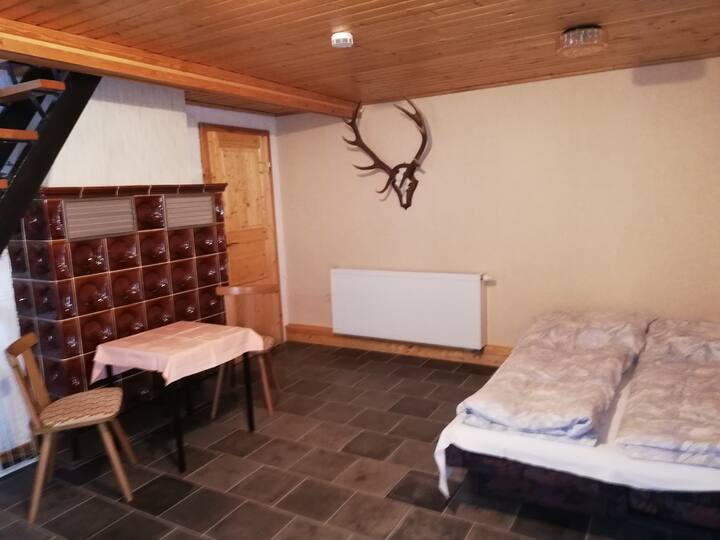 Стая в сутерен с разтегателен диван