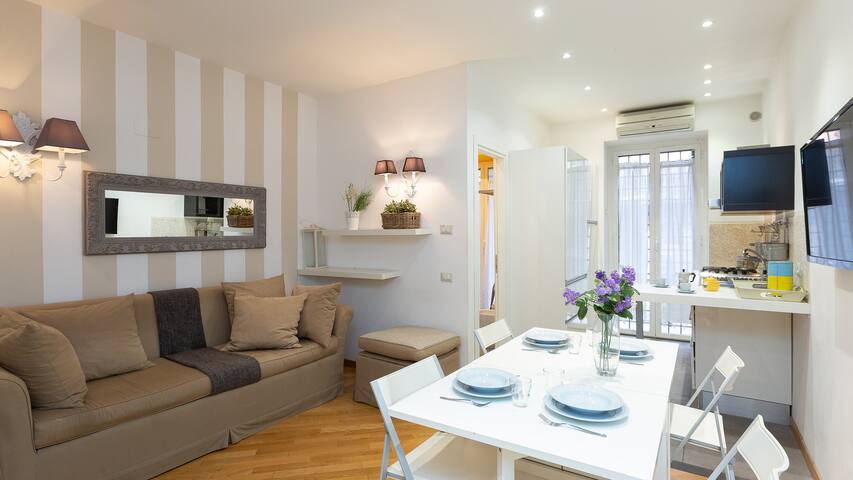 Rental in Rome – Via Vittoria / Spanish Steps gallery image 2