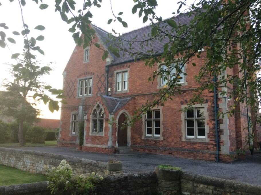 A private room or the whole Manor, Nottinghamshire Houses for Rent in