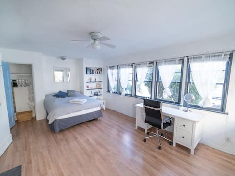 Large Room, Studio Alike - Live by the beach