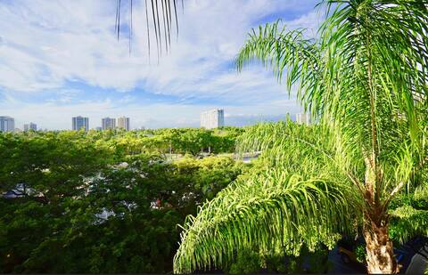 2 bedrooms/2 baths in the Palm Trees