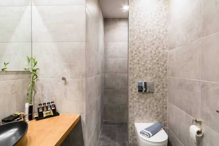 Walk to The Acropolis From a Penthouse in Koukaki gallery image 3