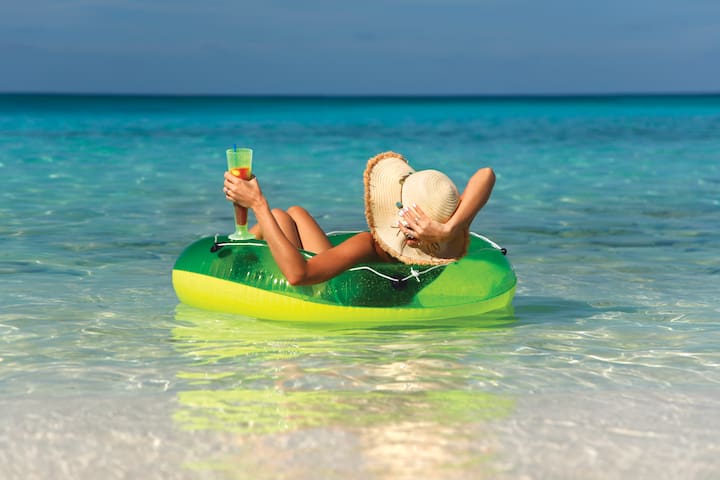 Exclusive Studio Suite Beside Beach