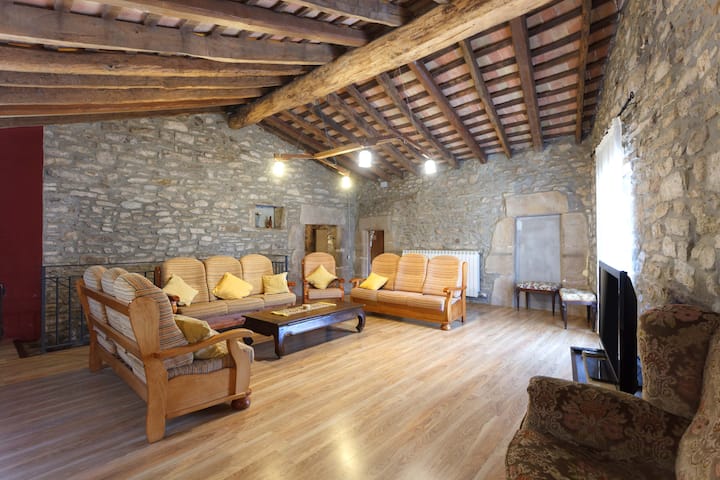 Masia near Barcelona for a group of 14