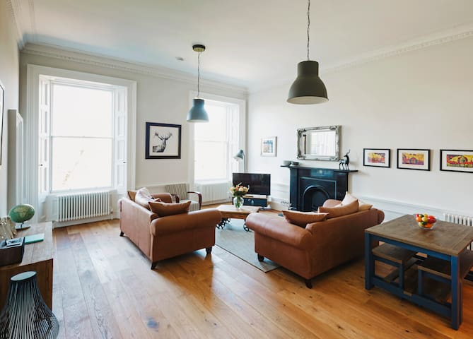 Ground Floor New Town Flat – Views to Dean Bridge