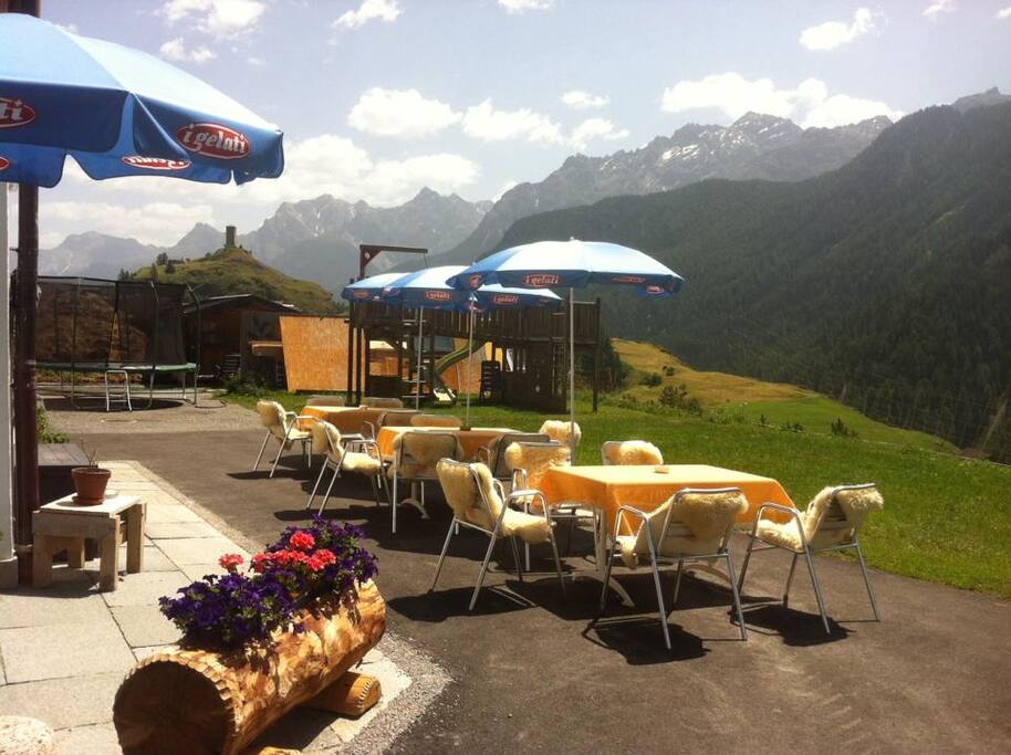 La Stalla Terrasse/Spielplatz