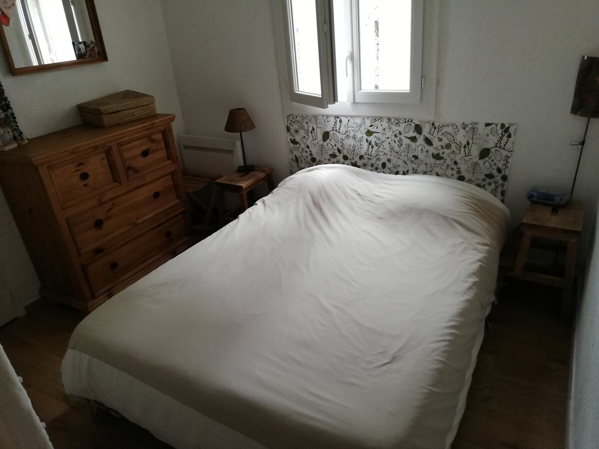 主卧室+独立淋浴间和卫生间