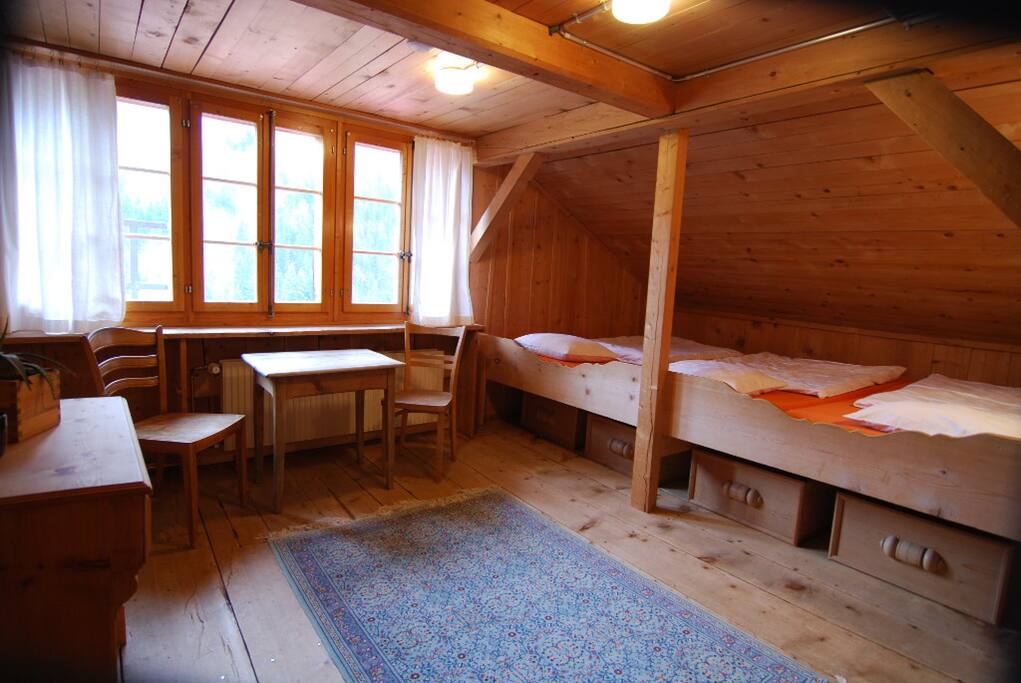 Sleeping room: Dorm for up to 5 people