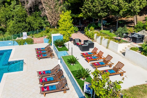 Superior Accommodation with sea-view top terrace