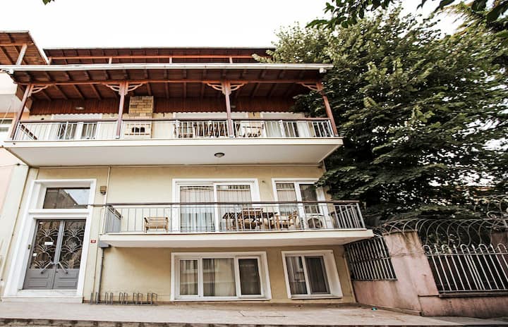 y 2 2 1 standart daire buyukada sehrinde kiralik apartman daireleri istanbul turkiye