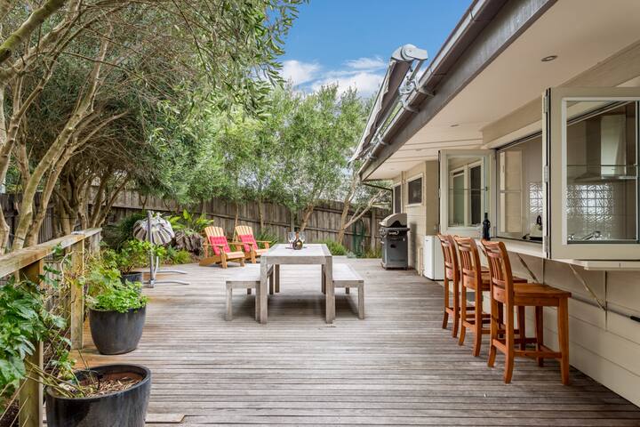 Sorrento St Pauls Retreat, Walk to the Beach,Sauna gallery image 2