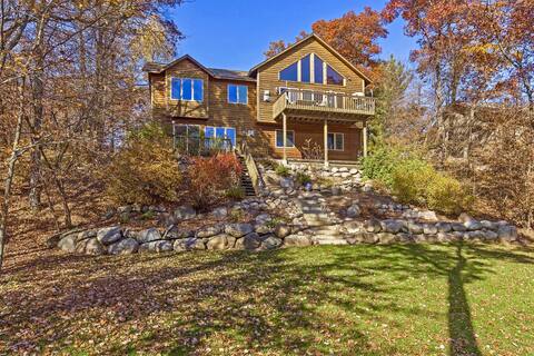 Deacon's Lodge Golf: Overlooking Pelican Lake