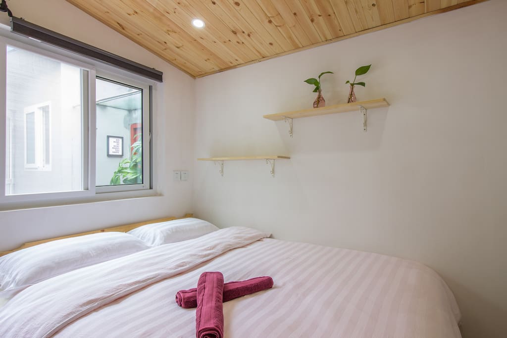 Very comfy bed. Power points just beside you so that you can charge your phones conveniently