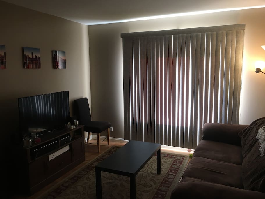 Common area living/entertainment room