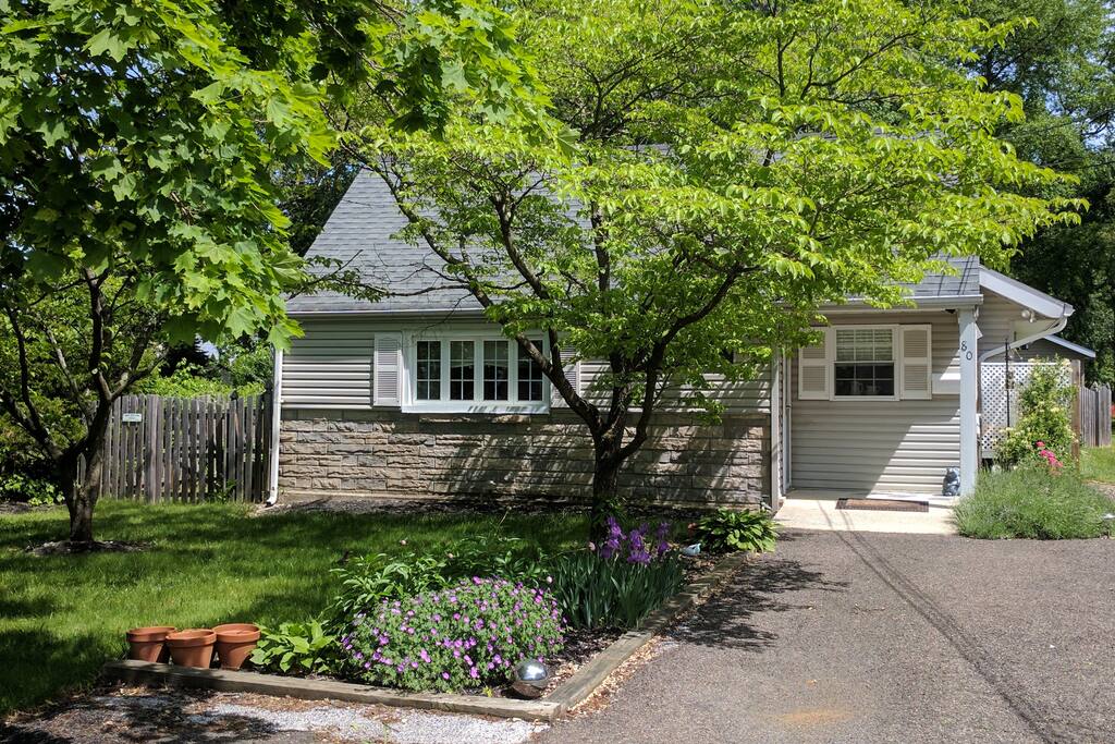 Front of house with driveway