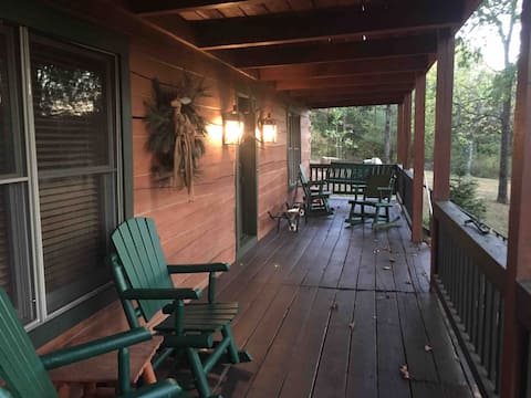Rustic log home near Mammoth Cave and Cave City