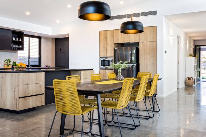 Chesters by the Bay: luxury family home with wi-fi gallery image 3