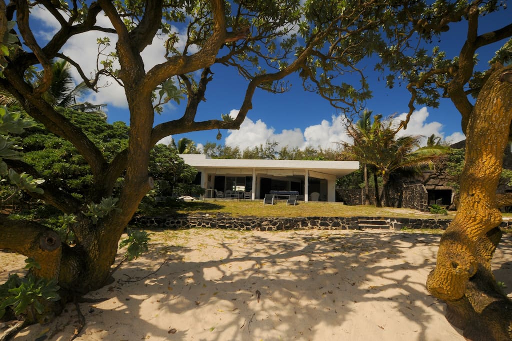 Villa Teolina beachfront