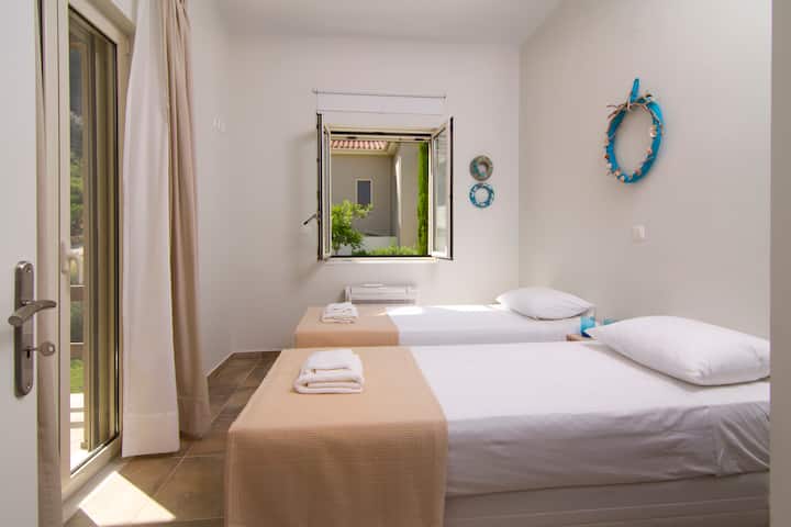 единечни кревети спална соба