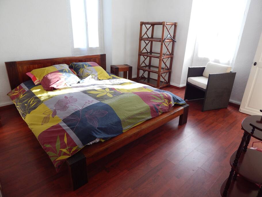 chambre avec lit 160