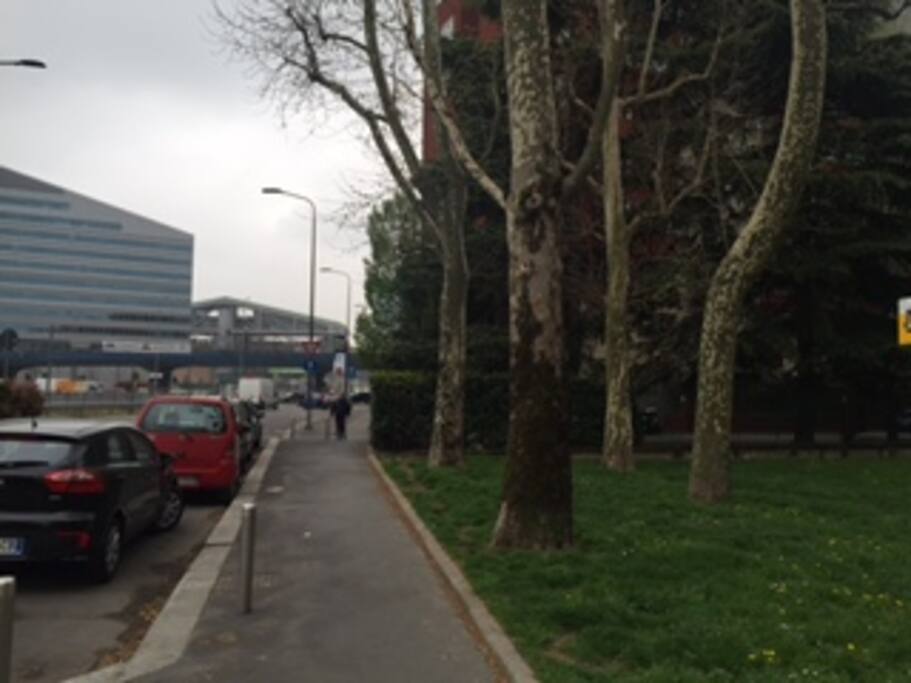 Ingresso Fiera Milano City vista dal cancello condominiale