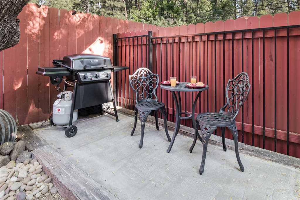 Dine in the pines! Prepare your dinner outside and enjoy grilling in the cool mountain air.