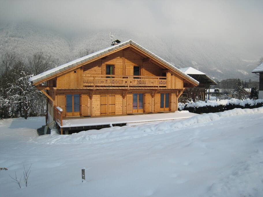 face sud hameau paisible
déneigement route par les propriétaires