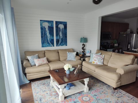 West OC Luxury Townhome, Close to Everything