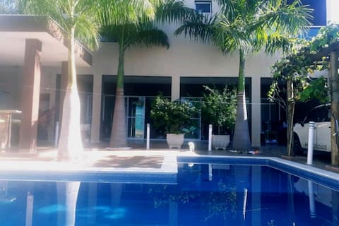 House with pool. whole to enjoy in sorocaba.