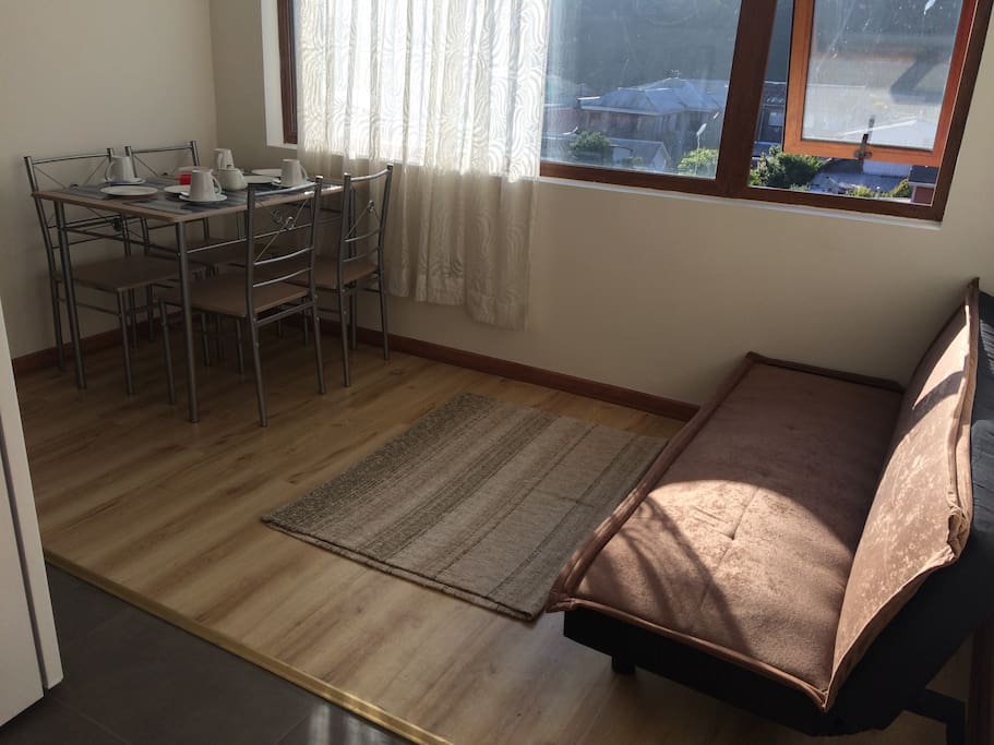 Sala de Estar con Comedor y Futón