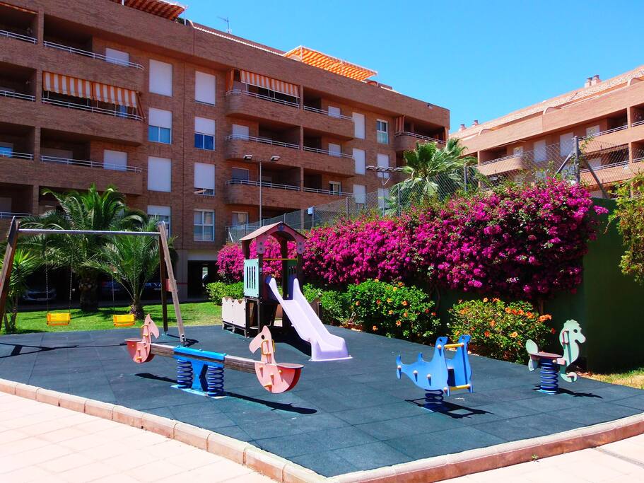 parque infantil , apartamento puerto romano denia