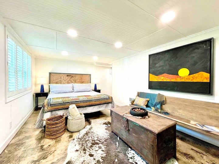 חדר שינה עם מרתף