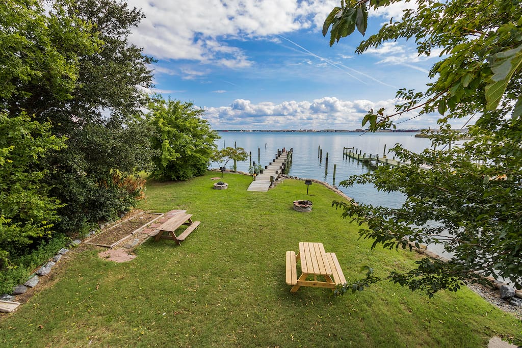 Outdoor common area with 100' dock, picnic tables, firepits and two park grilles