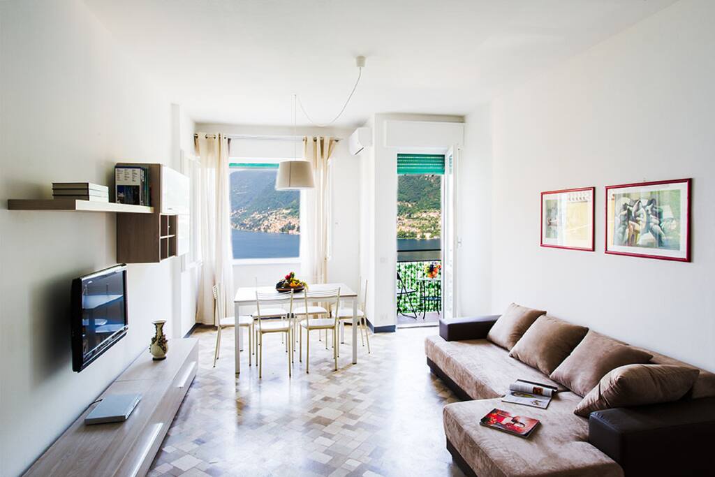 SALOTTO/LIVING ROOM